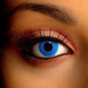 Close-up of a model wearing Saw Blue Contact Lenses, featuring a vivid icy-blue iris.